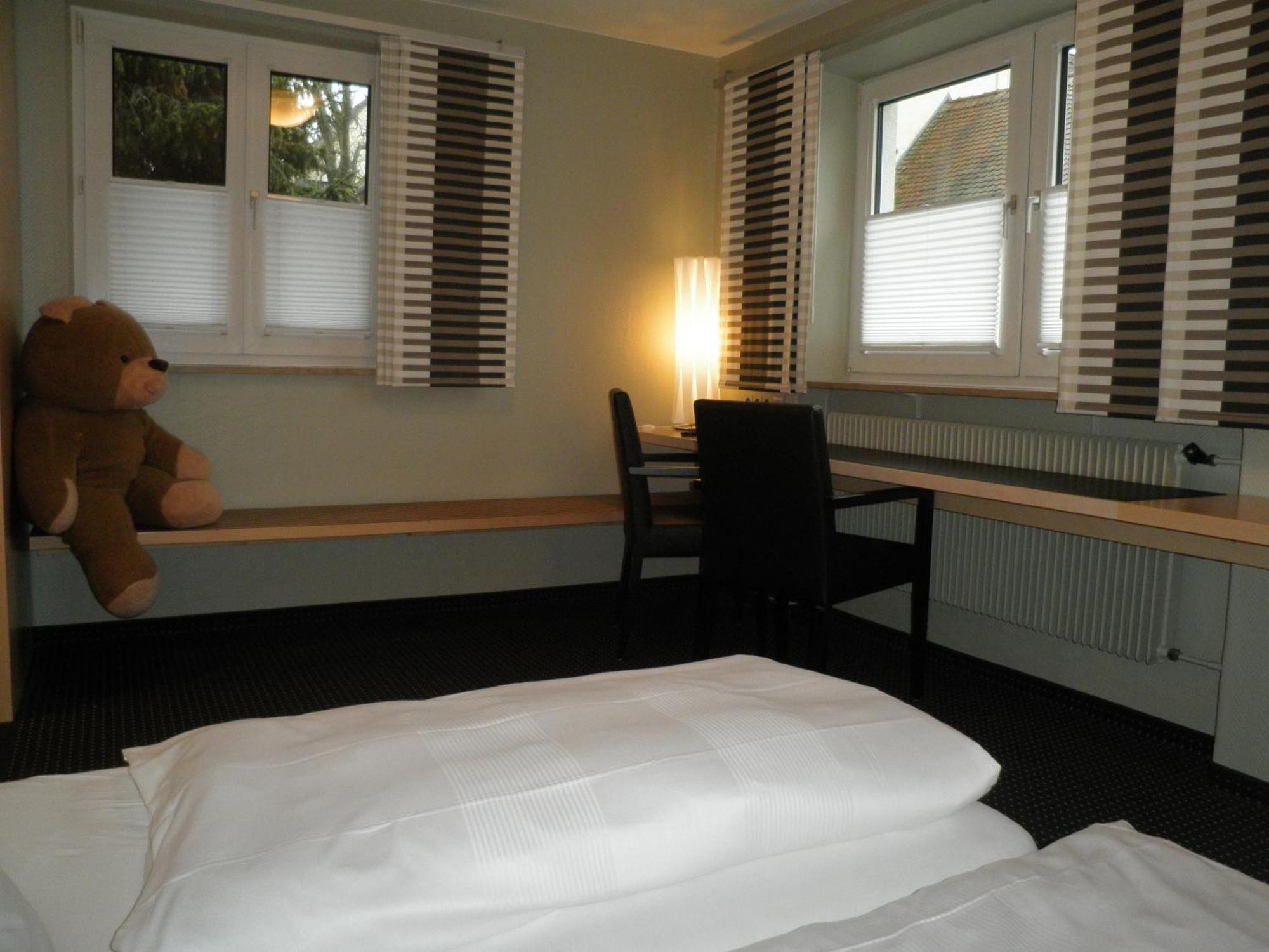 Hotel Und Gasthof Ritter St. Georg Erlangen Exterior photo