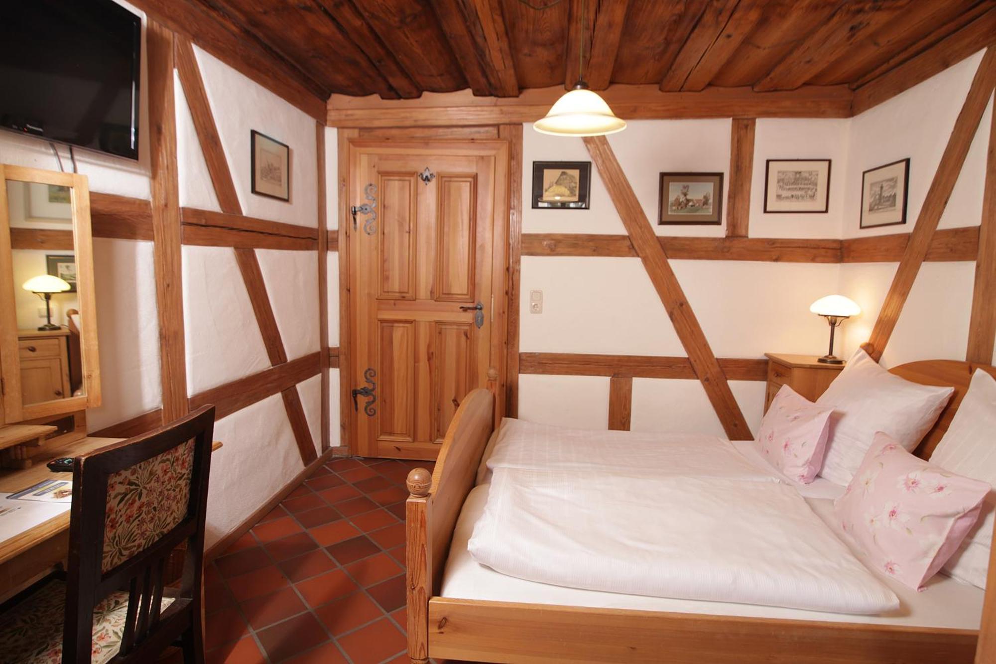 Hotel Und Gasthof Ritter St. Georg Erlangen Room photo